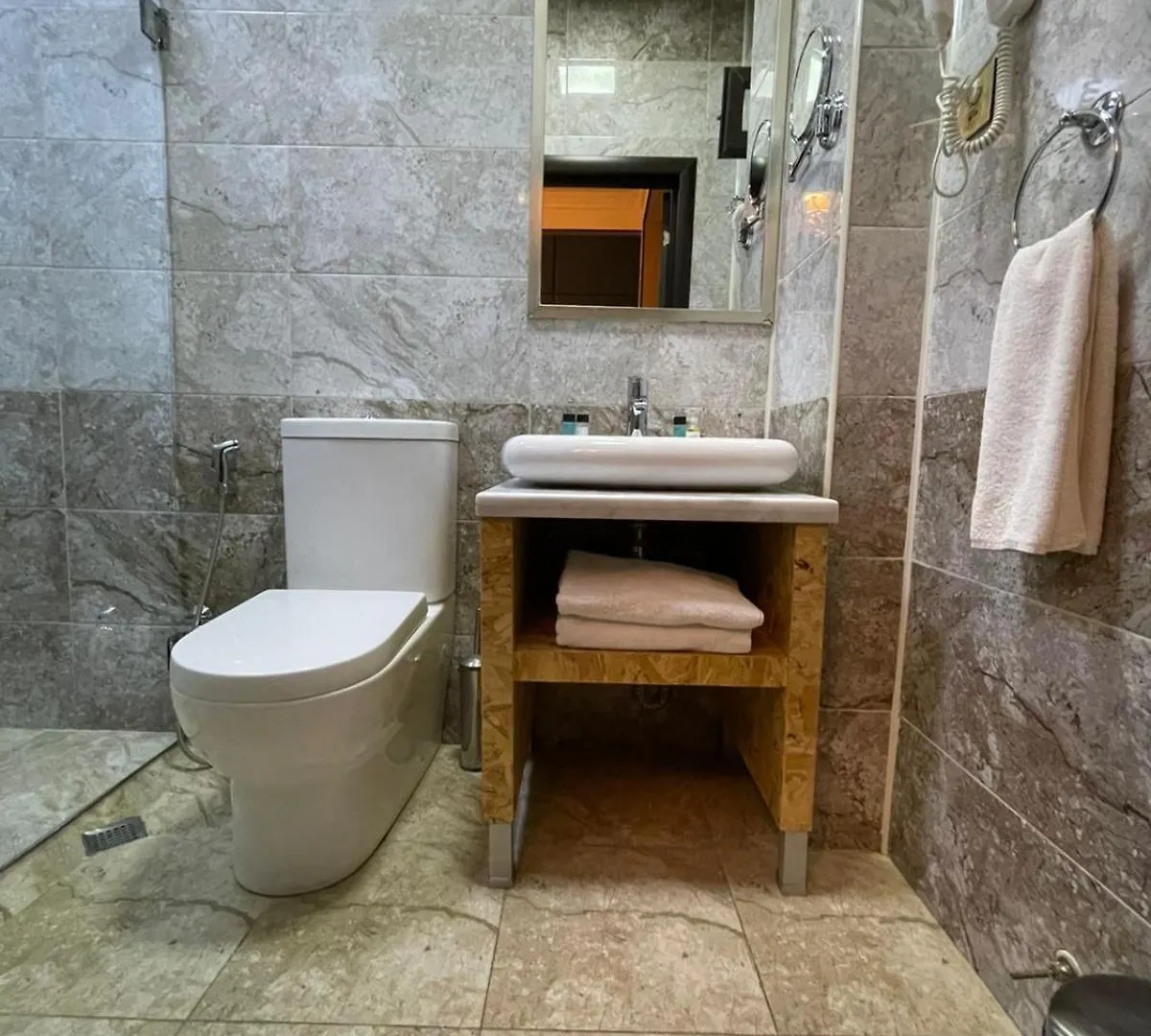 Family Hotel Grand Mirror